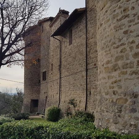 Casa Vacanze Castello Di Beviglie Historical Apartment For Family Assisi Exterior photo