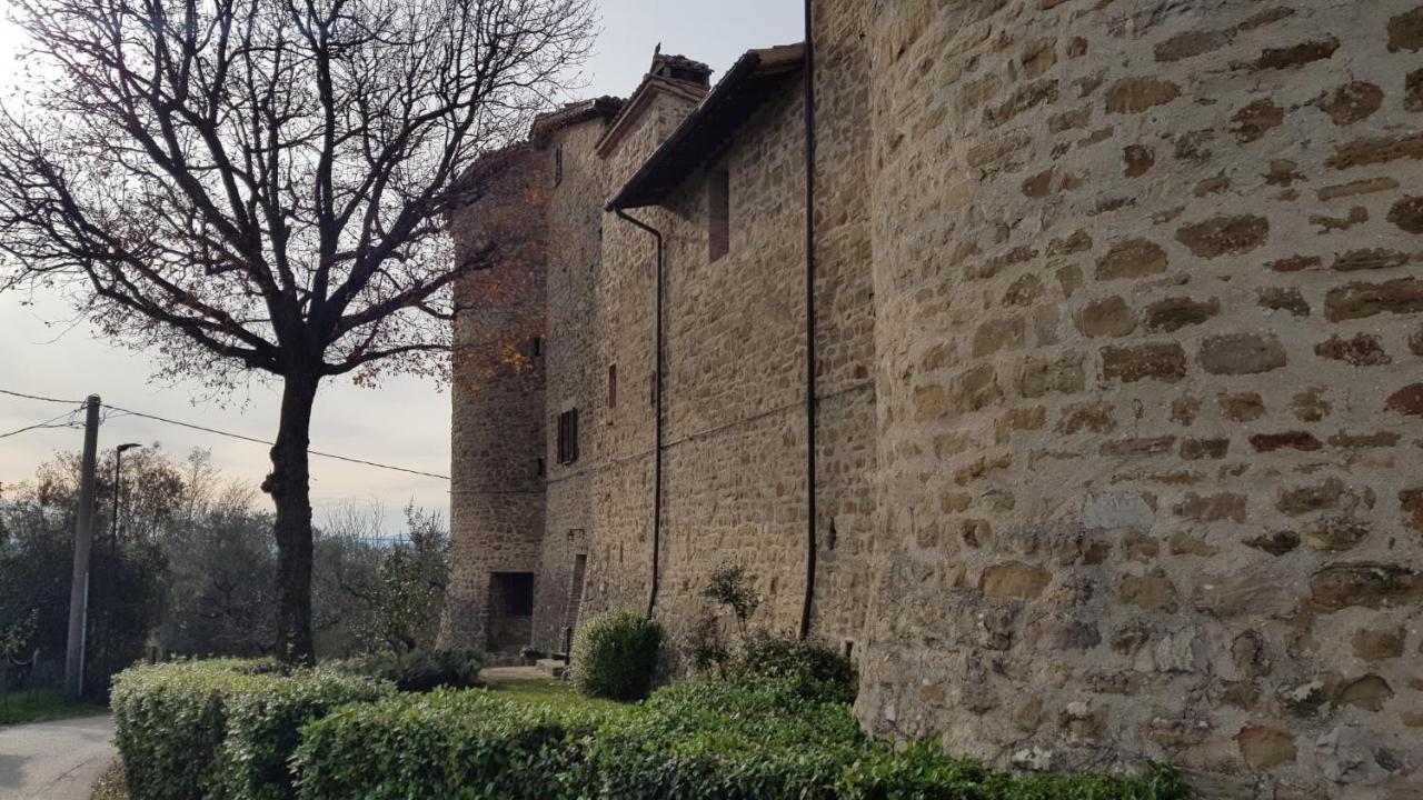 Casa Vacanze Castello Di Beviglie Historical Apartment For Family Assisi Exterior photo