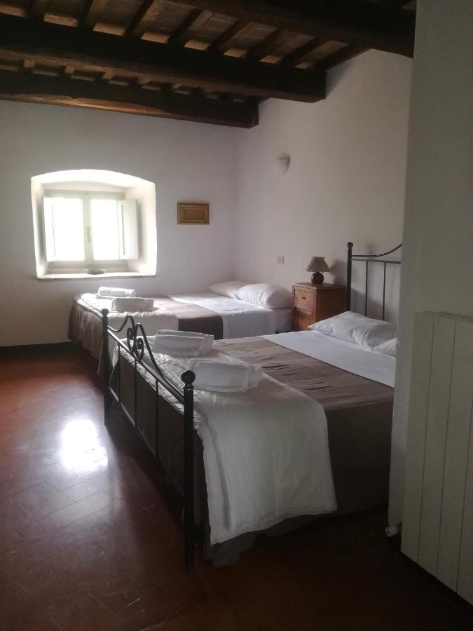 Casa Vacanze Castello Di Beviglie Historical Apartment For Family Assisi Exterior photo
