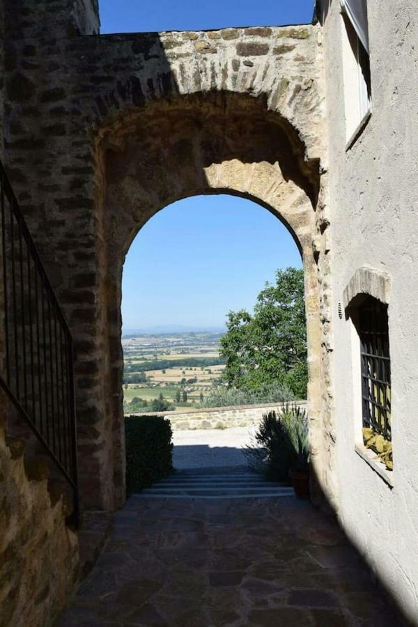 Casa Vacanze Castello Di Beviglie Historical Apartment For Family Assisi Exterior photo