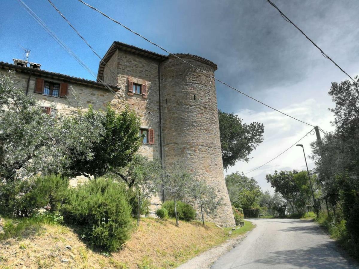 Casa Vacanze Castello Di Beviglie Historical Apartment For Family Assisi Exterior photo